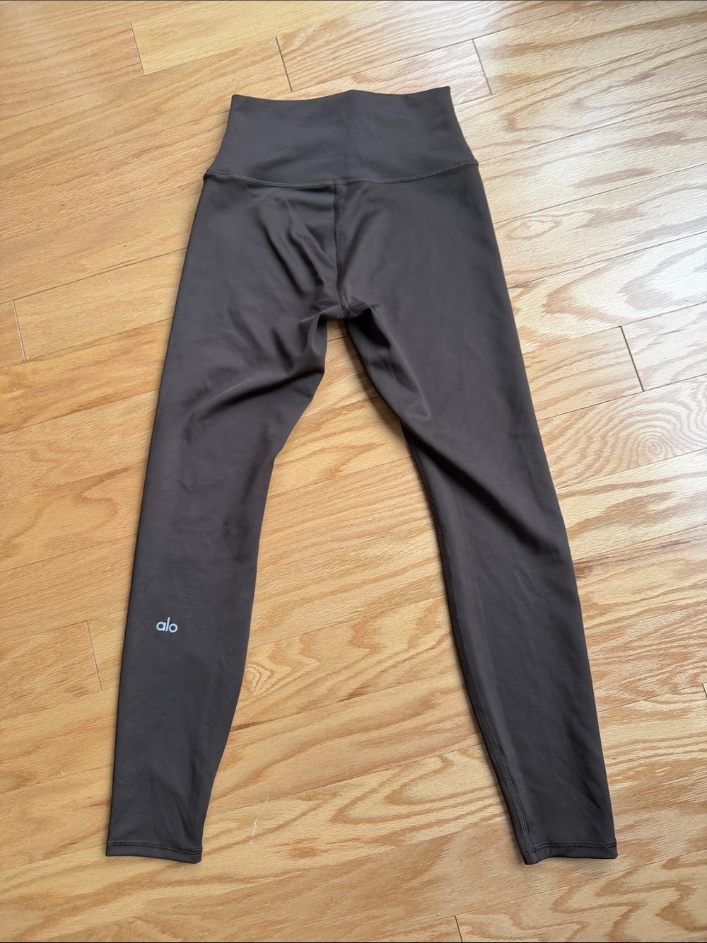ALO Yoga Airlift High-Rise Leggings in Dark Brown